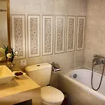 Kantrillies فيلة Fokata